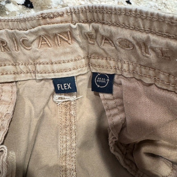 American Eagle Outfitters Tan Cargo Pants - Picture 4 of 4